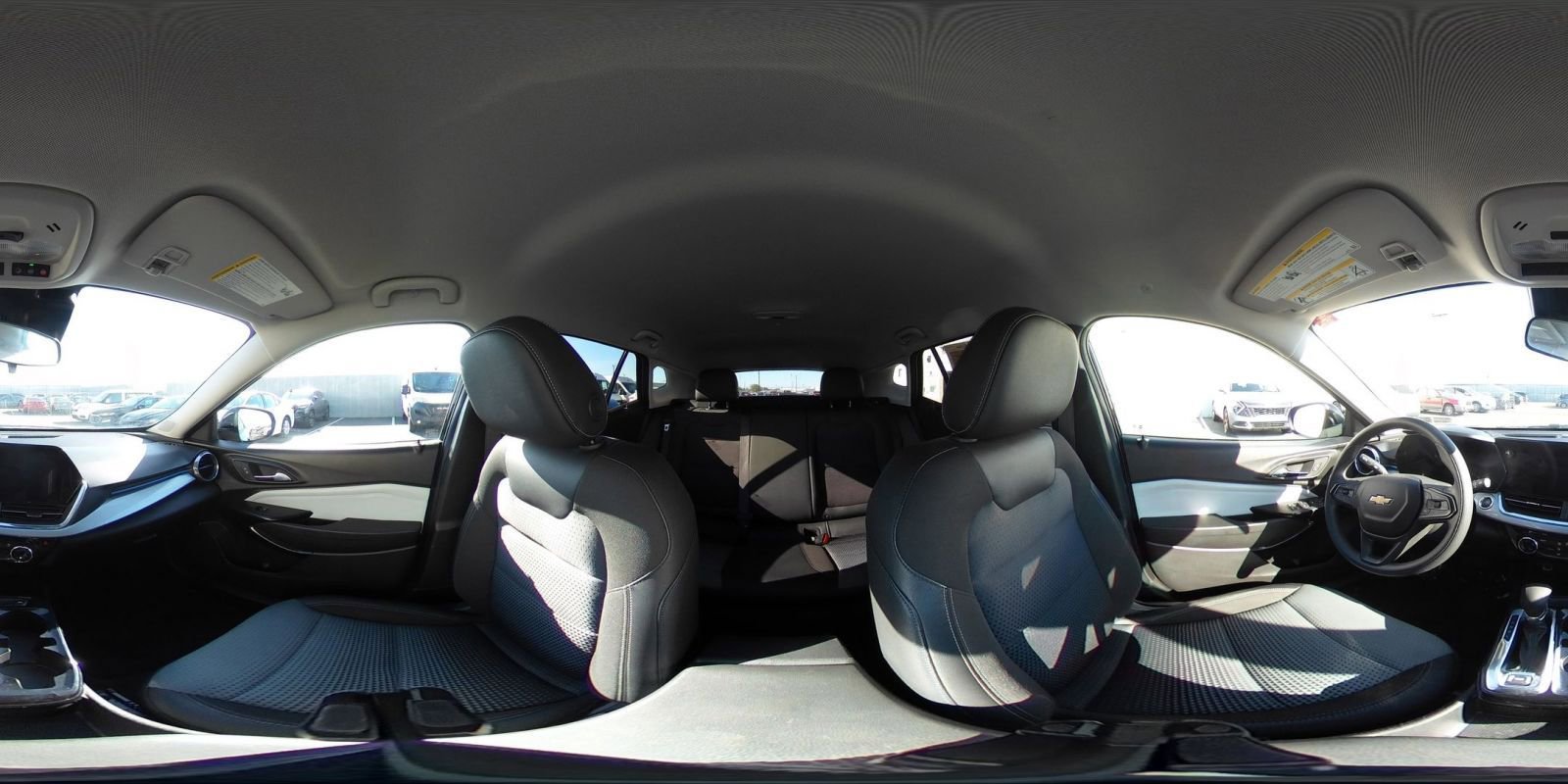 Used 2025 Chevrolet Trax LT FWD image 42