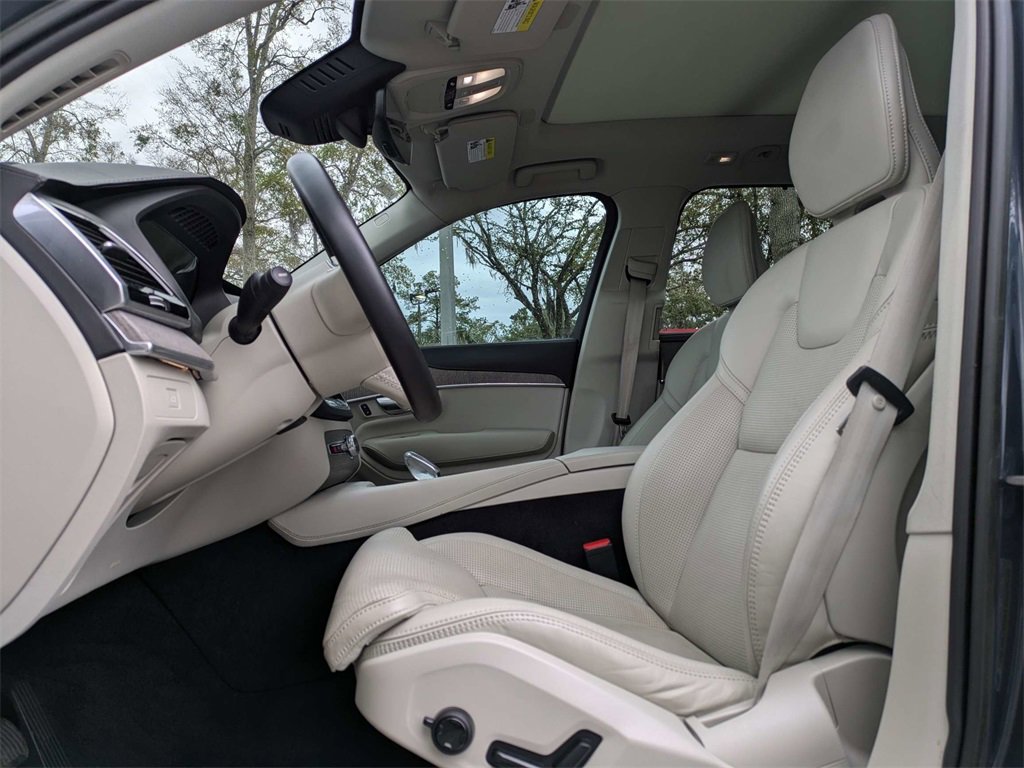 Used 2023 Volvo XC90 B6 Ultimate w/ Protection Package Premier image 2