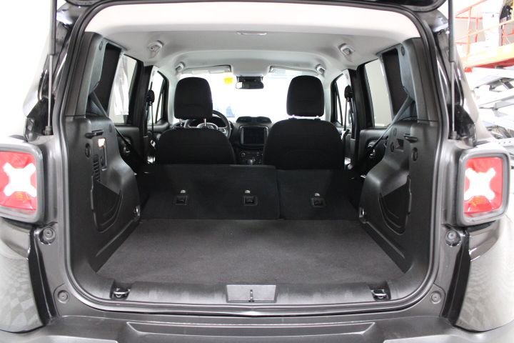 Used 2023 Jeep Renegade Latitude image 13