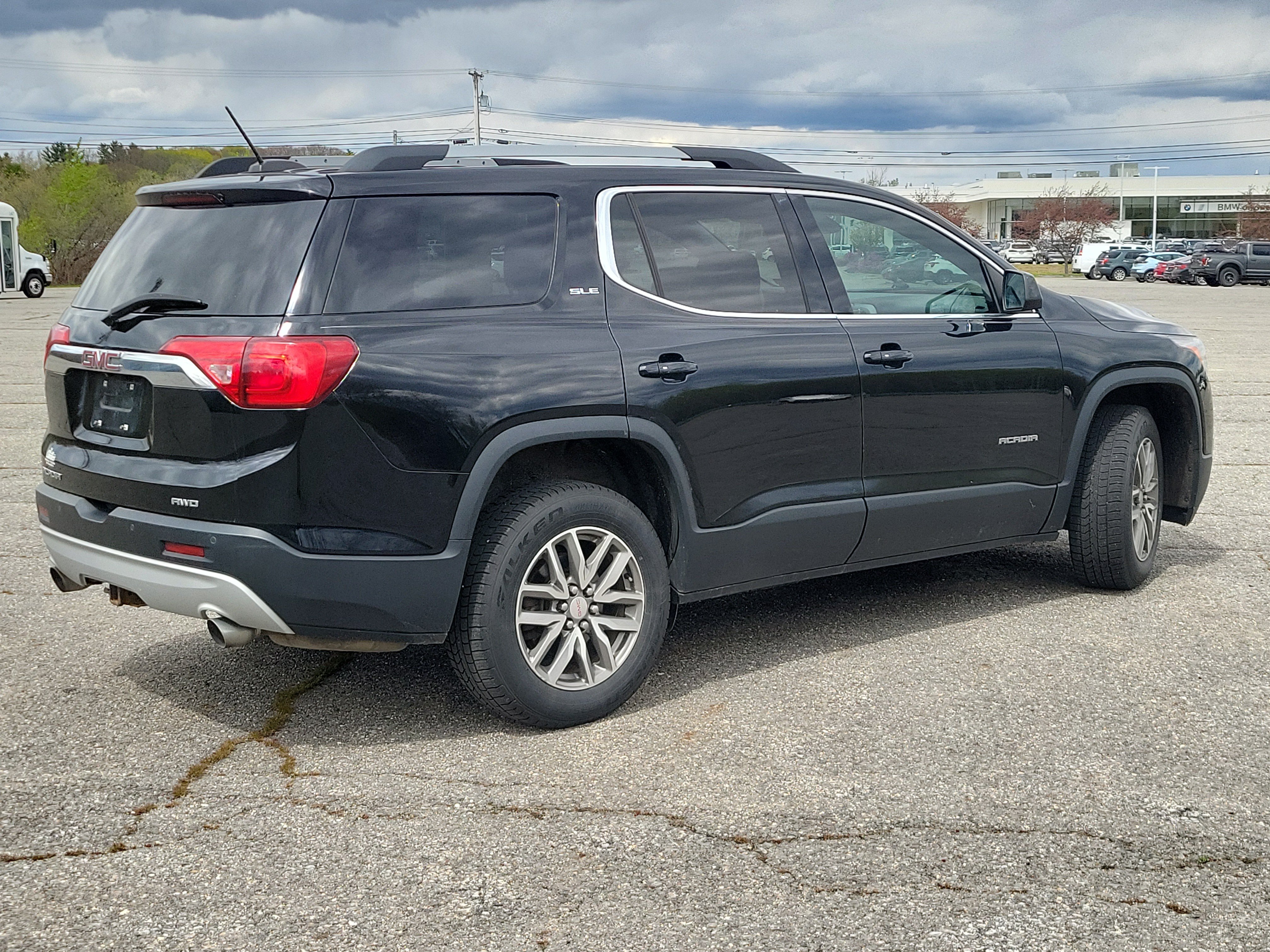 Used 2017 GMC Acadia SLE w/ Driver Alert Package I AWD/4WD image 5