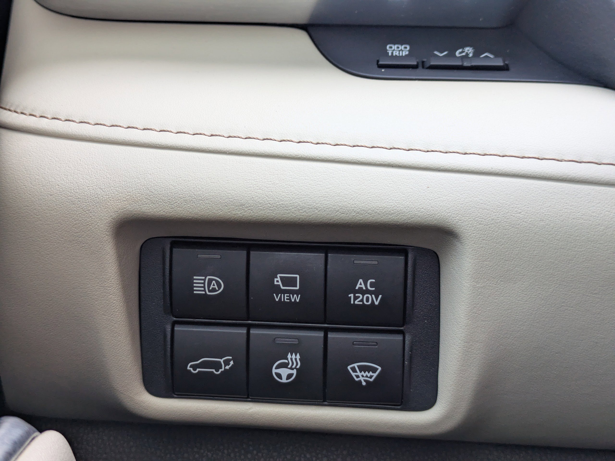 Used 2021 Toyota Highlander Platinum image 30