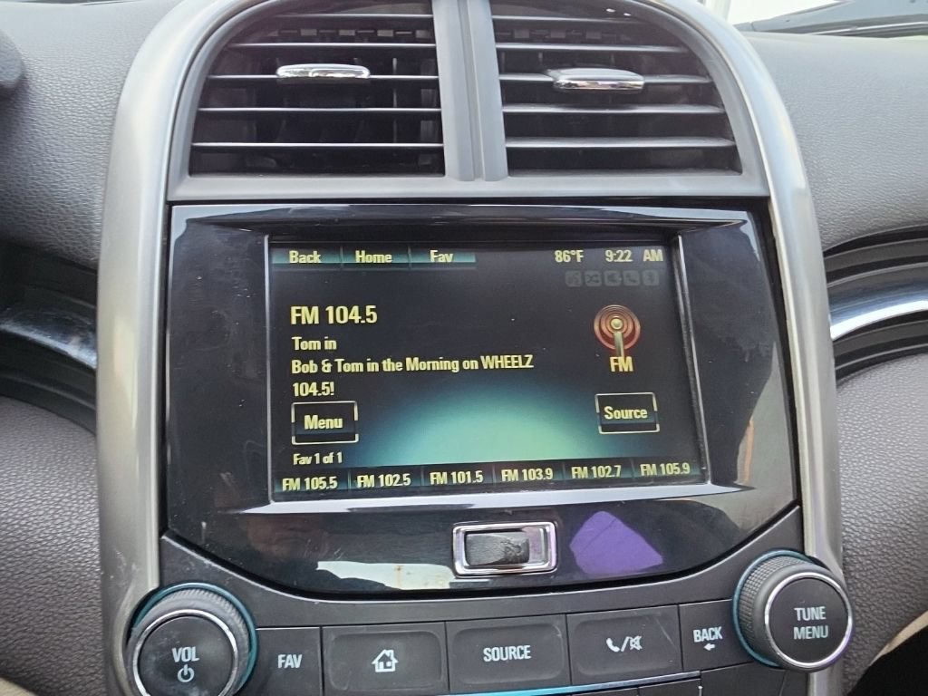 Used 2015 Chevrolet Malibu LT w/ Power Convenience Package FWD image 11