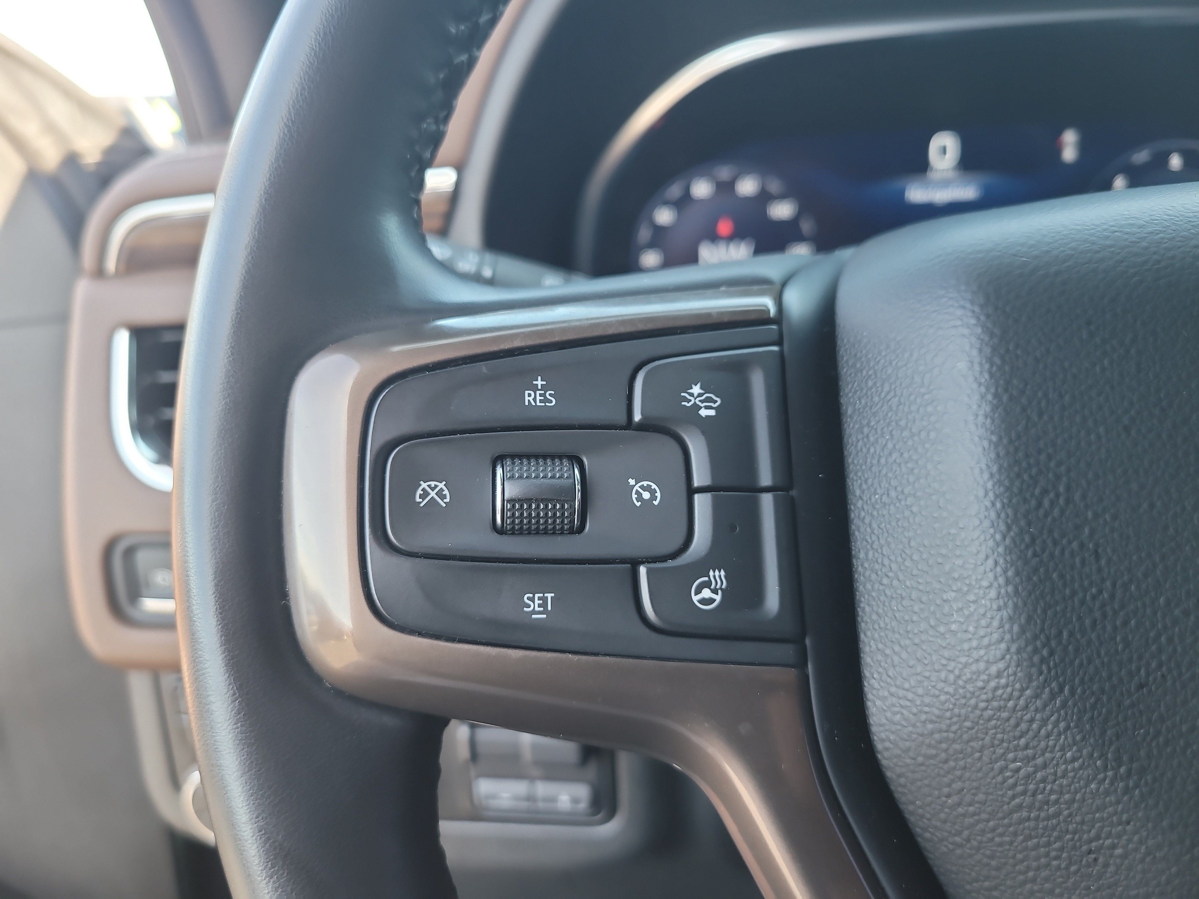 Used 2024 Chevrolet Suburban High Country AWD/4WD image 29