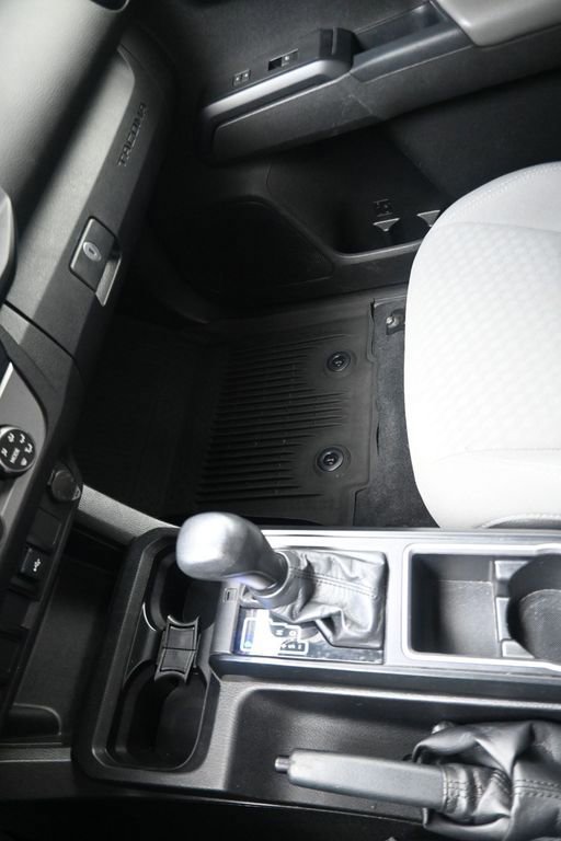Used 2021 Toyota Tacoma SR image 9