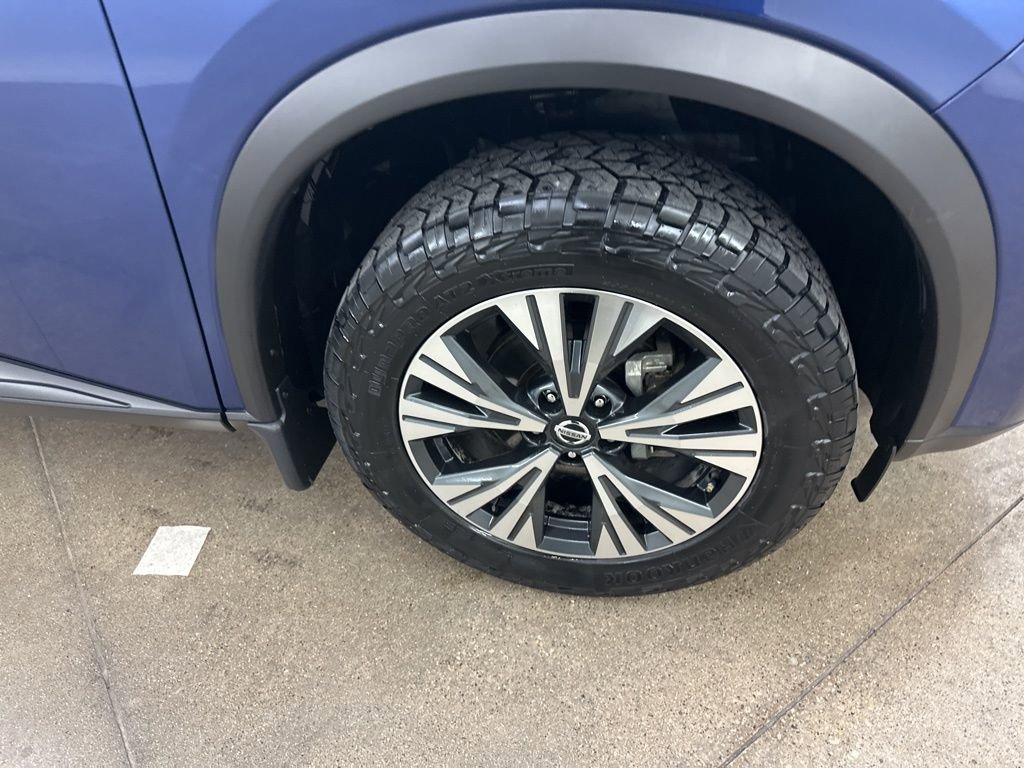 Used 2021 Nissan Rogue SV image 15