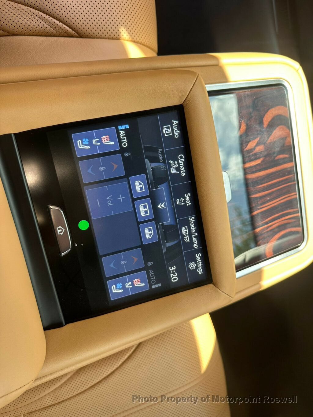 Used 2024 Lexus LS 500h AWD w/ Luxury Package image 33