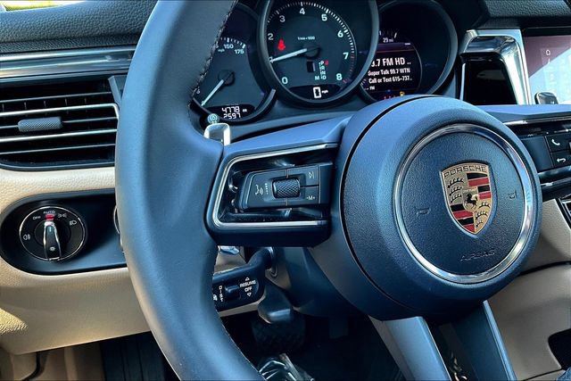 Used 2026 Porsche Macan AWD/4WD image 11