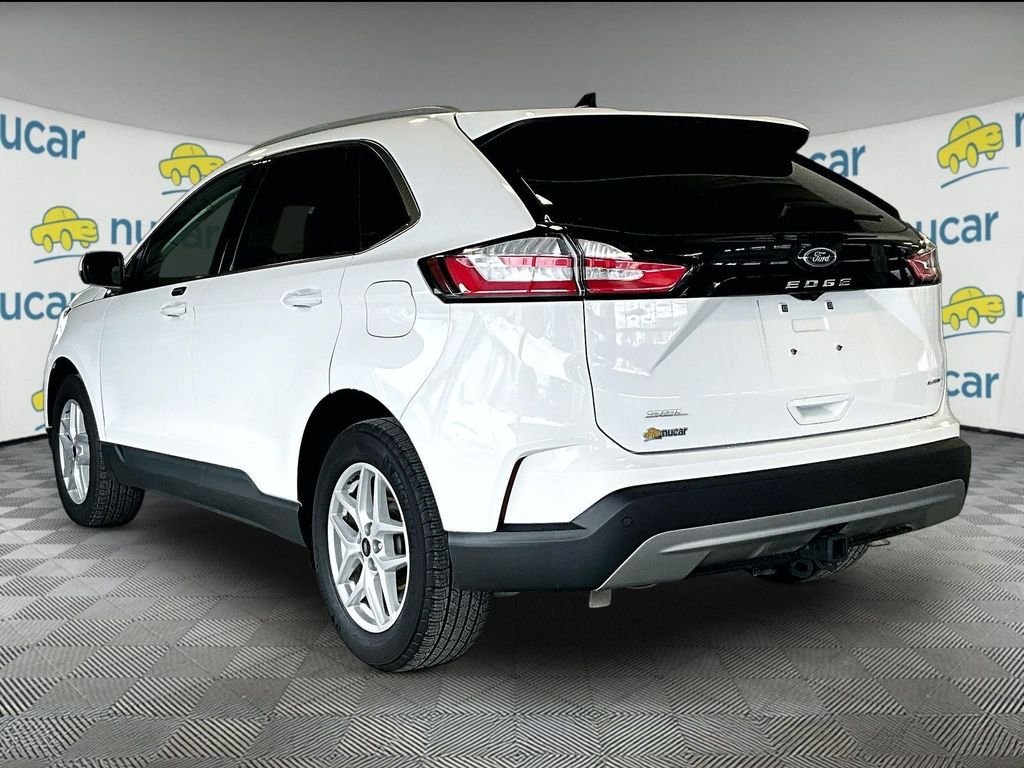 Used 2024 Ford Edge SEL w/ Convenience Package image 4