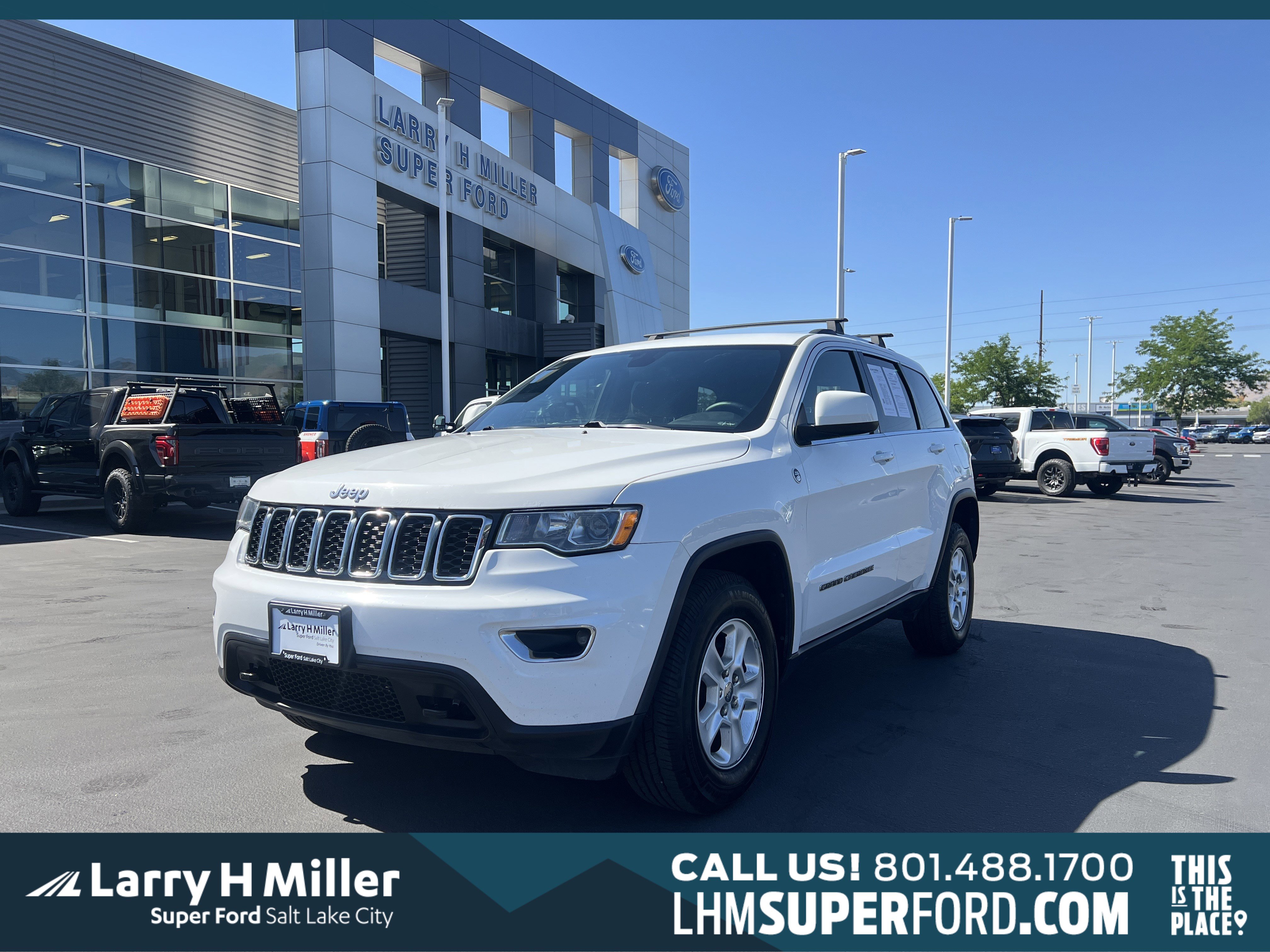 Used 2017 Jeep Grand Cherokee Laredo w/ Quick Order Package 23E AWD/4WD video 1