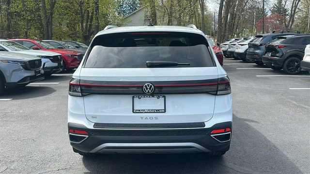 Used 2025 Volkswagen Taos SE FWD image 7