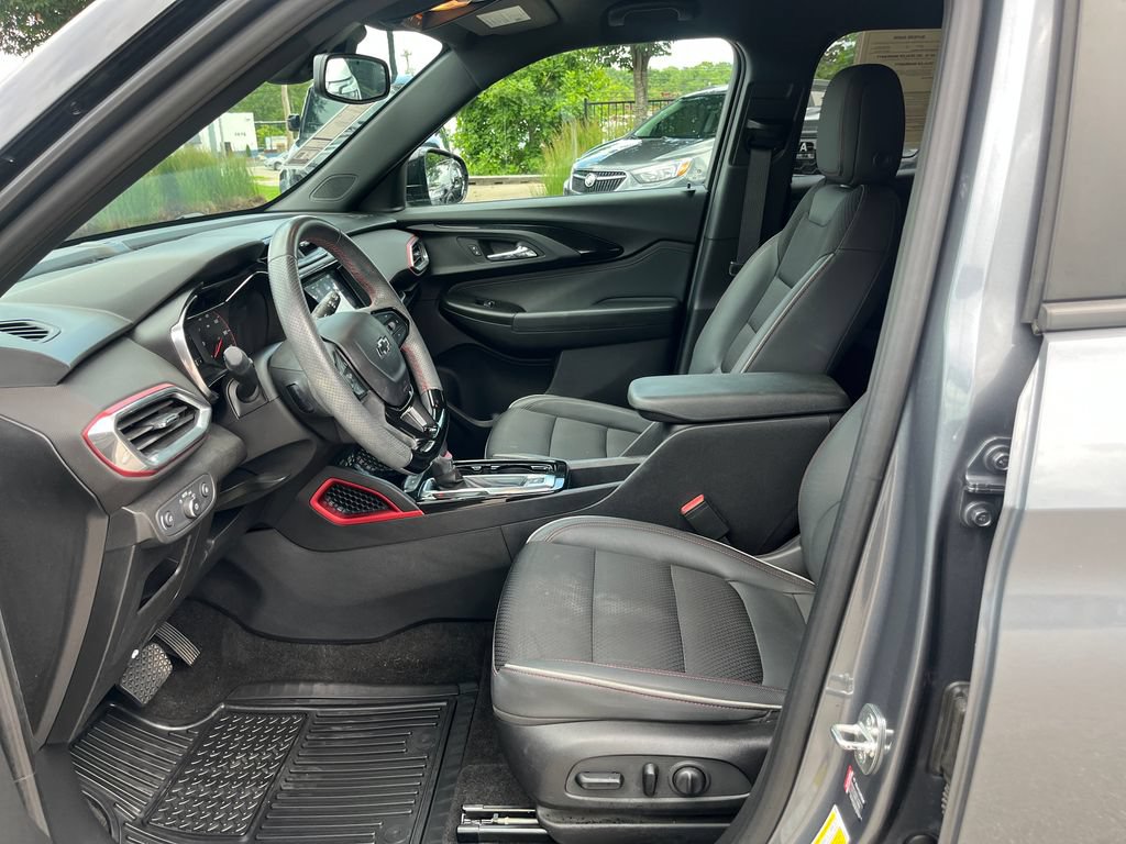 Used 2021 Chevrolet TrailBlazer RS w/ Convenience Package FWD image 9