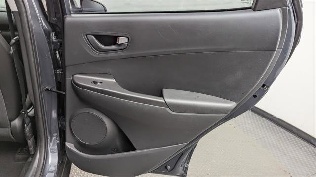 Used 2021 Hyundai Kona SE image 19