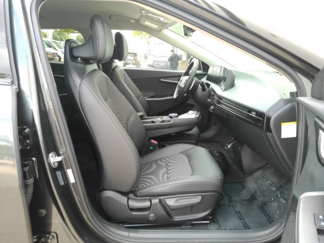 Used 2024 Kia EV6 Light RWD image 18