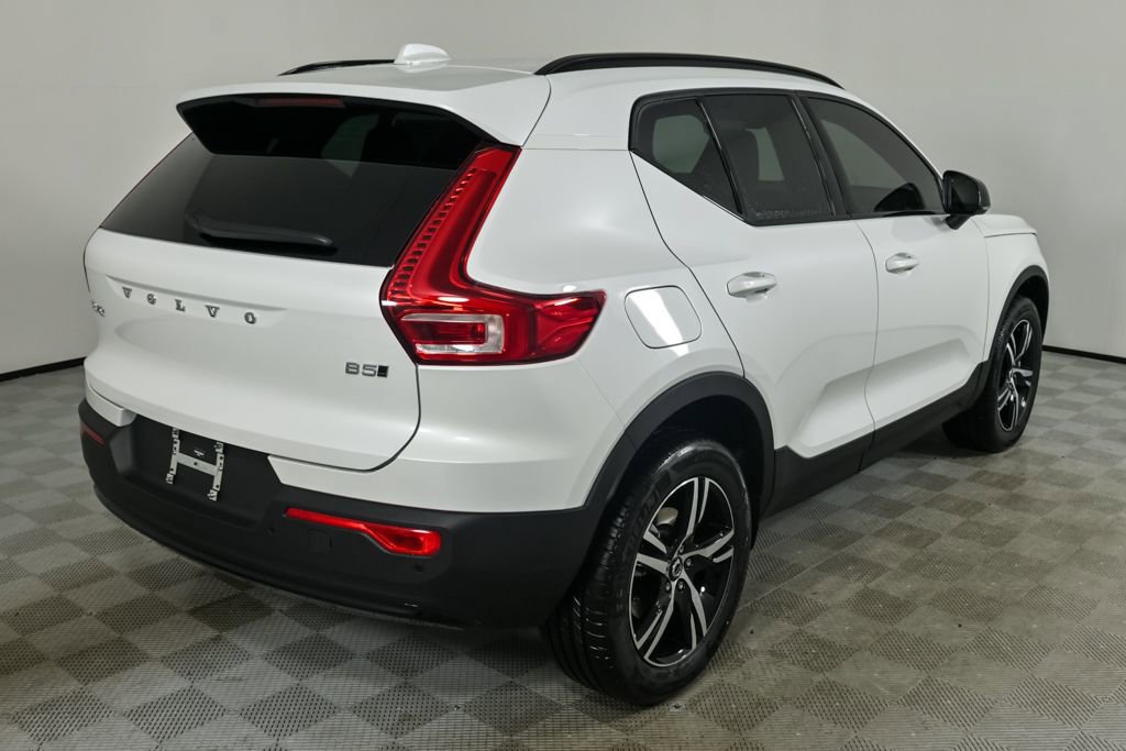 Certified 2026 Volvo XC40 B5 Core w/ Climate Package image 28