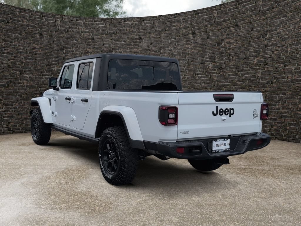 Used 2024 Jeep Gladiator Sport AWD/4WD image 5