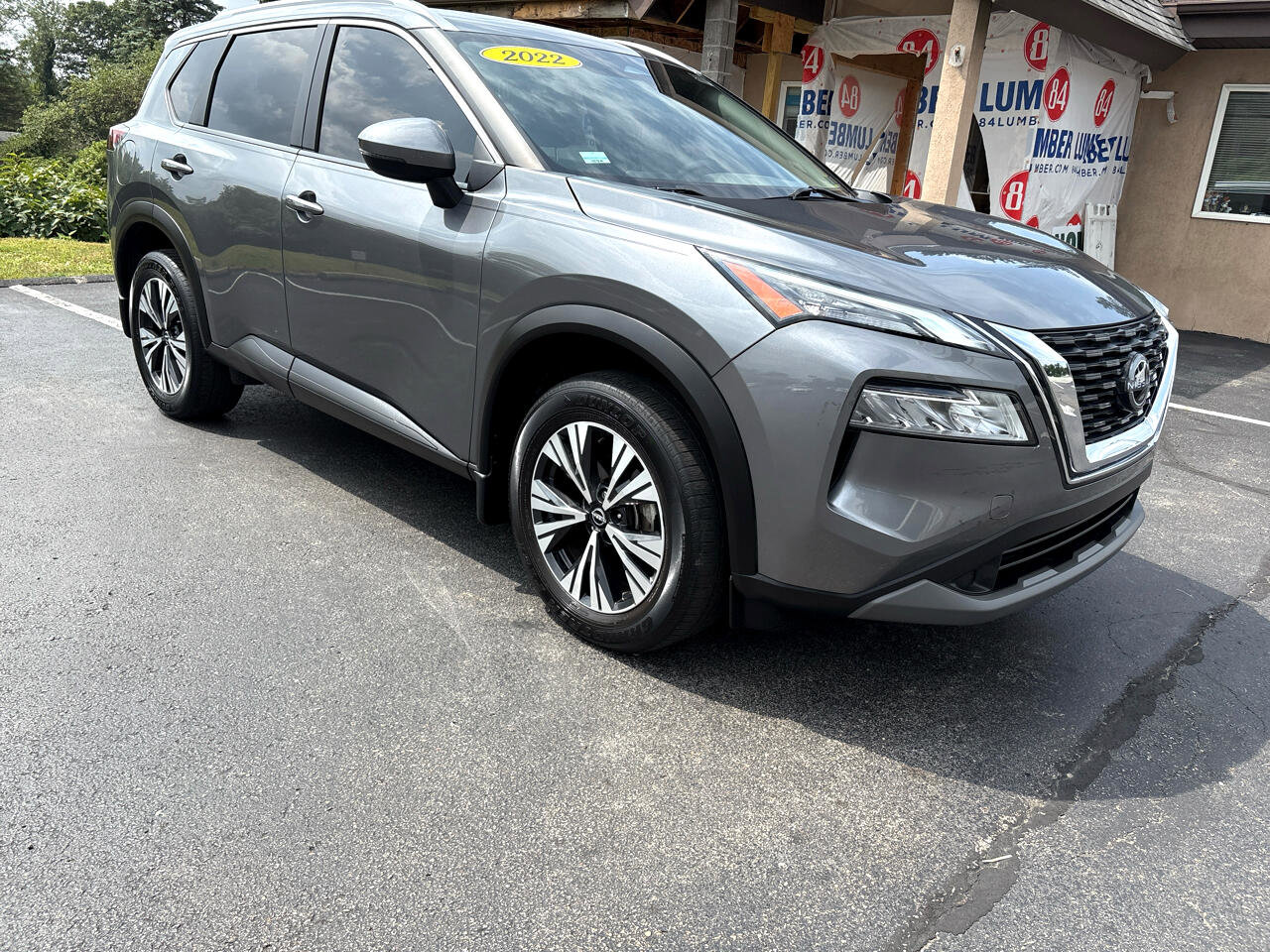Used 2022 Nissan Rogue SV w/ SV Premium Package image 3