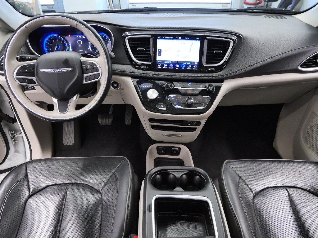 Used 2020 Chrysler Pacifica Limited FWD image 17