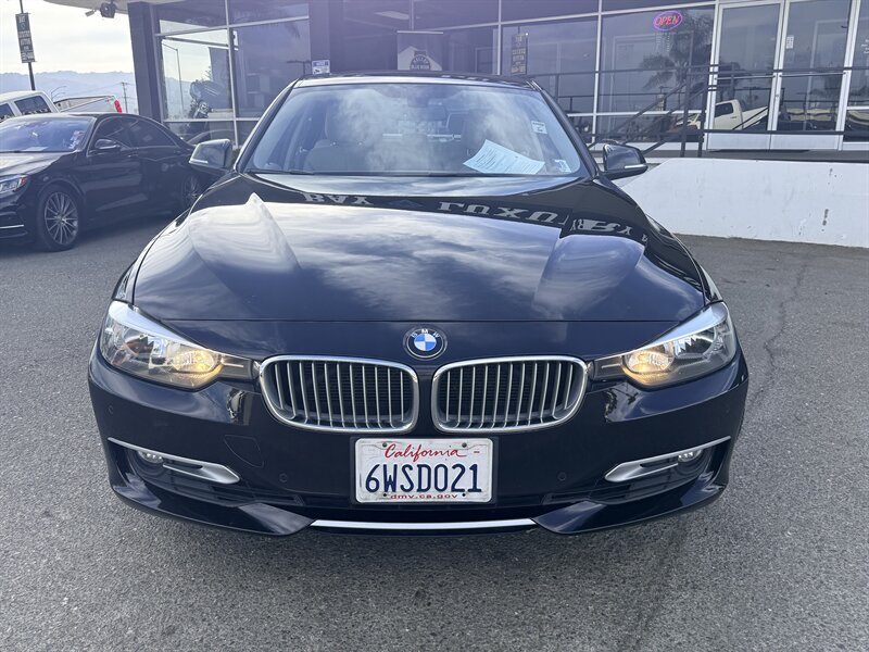 Used 2012 BMW 328i Sedan RWD image 2