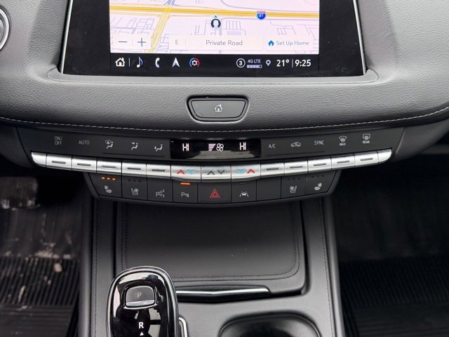 Used 2022 Cadillac XT4 Premium Luxury image 17