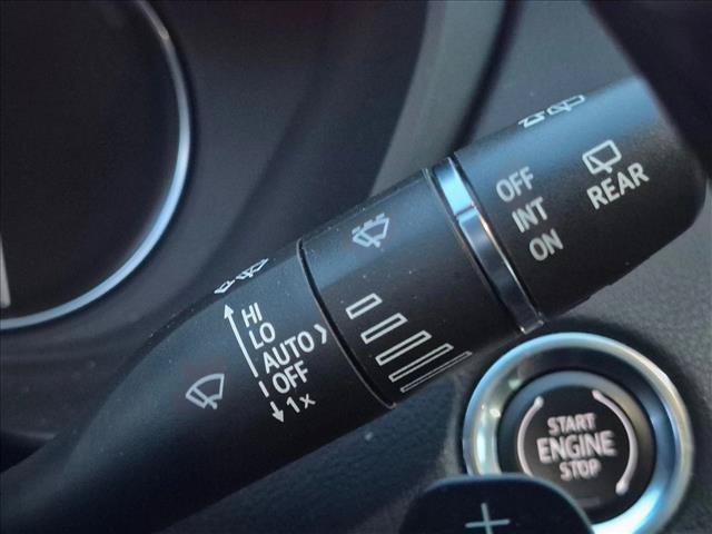 Used 2021 Cadillac XT4 Premium Luxury w/ Driver Awareness Package FWD image 11