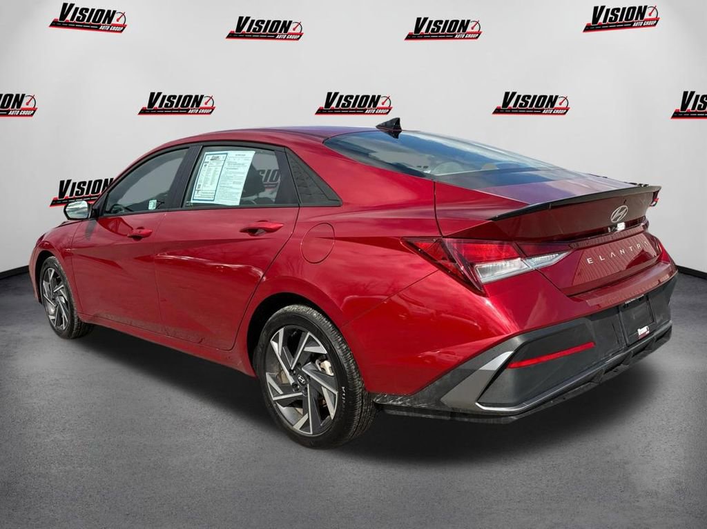 Certified 2025 Hyundai Elantra Sport FWD image 7