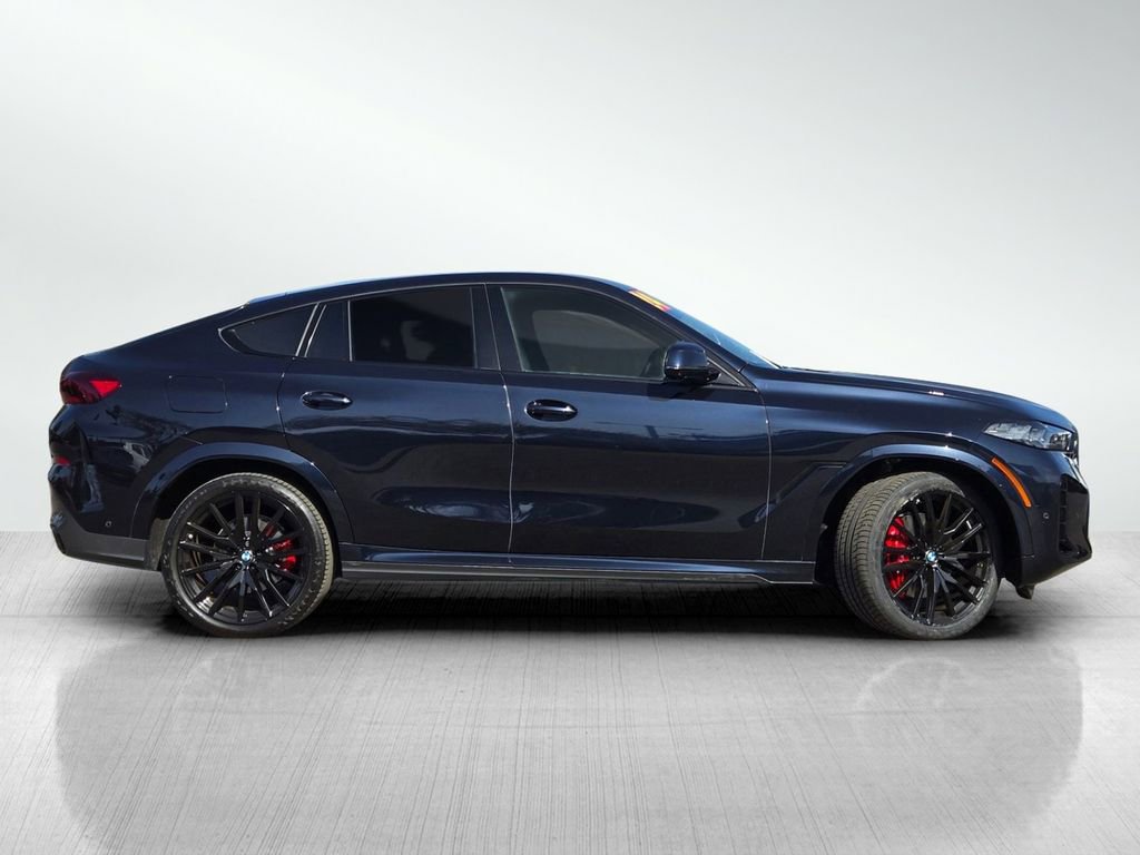 Used 2024 BMW X6 xDrive40i w/ Executive Package image 3