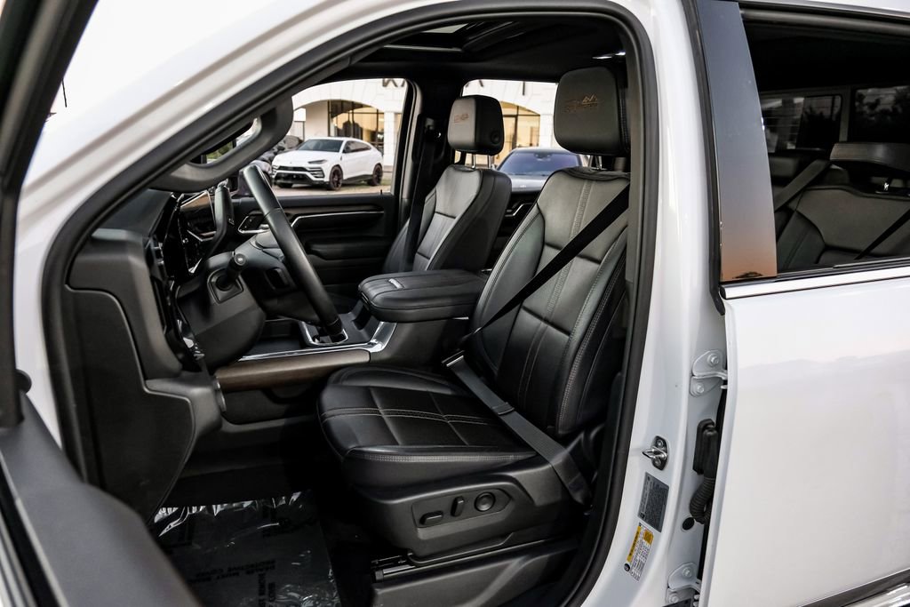 Used 2024 Chevrolet Silverado 3500 High Country w/ High Country Premium Package image 23