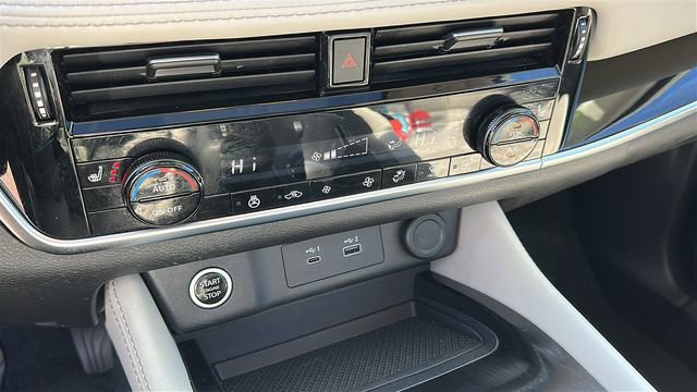 Certified 2023 Nissan Rogue SL AWD/4WD image 17