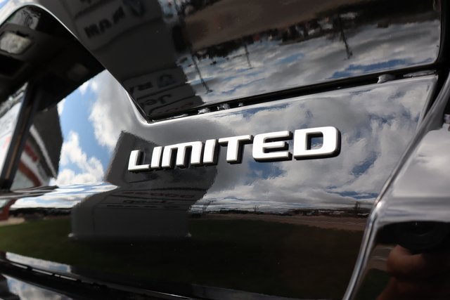 New 2025 Jeep Grand Cherokee Limited image 30