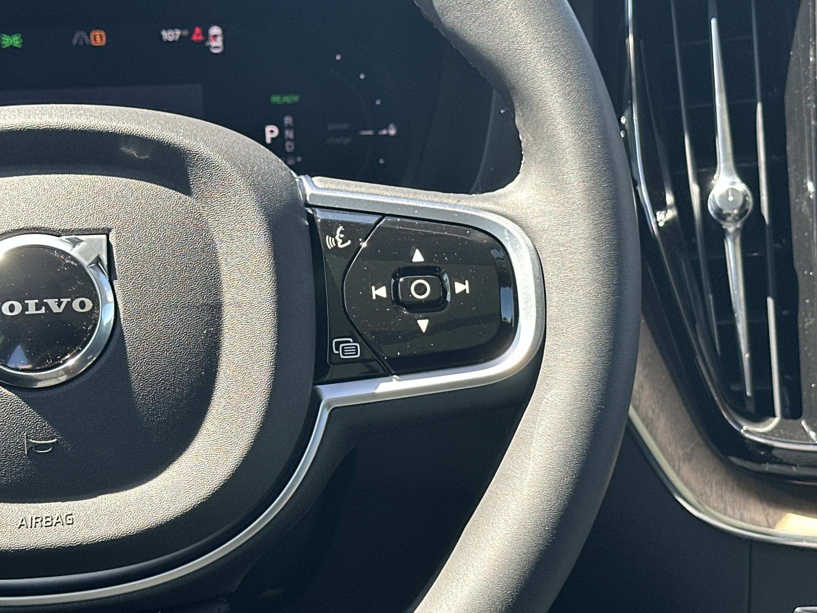 New 2026 Volvo XC60 T8 Plus w/ Climate Package AWD/4WD image 9