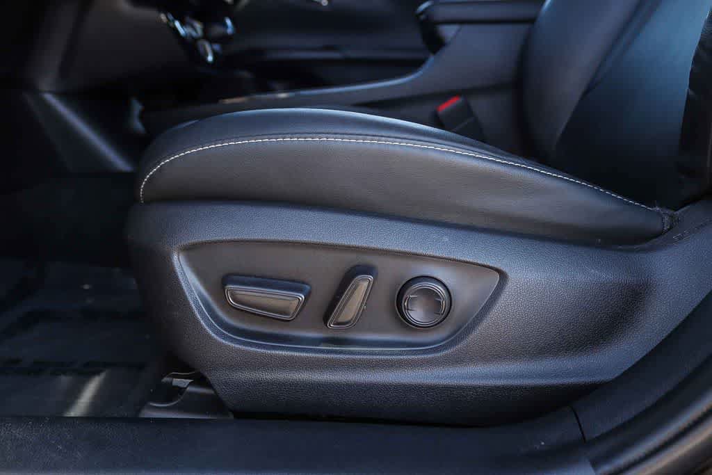 Used 2022 Toyota Prius Prime XLE FWD image 19