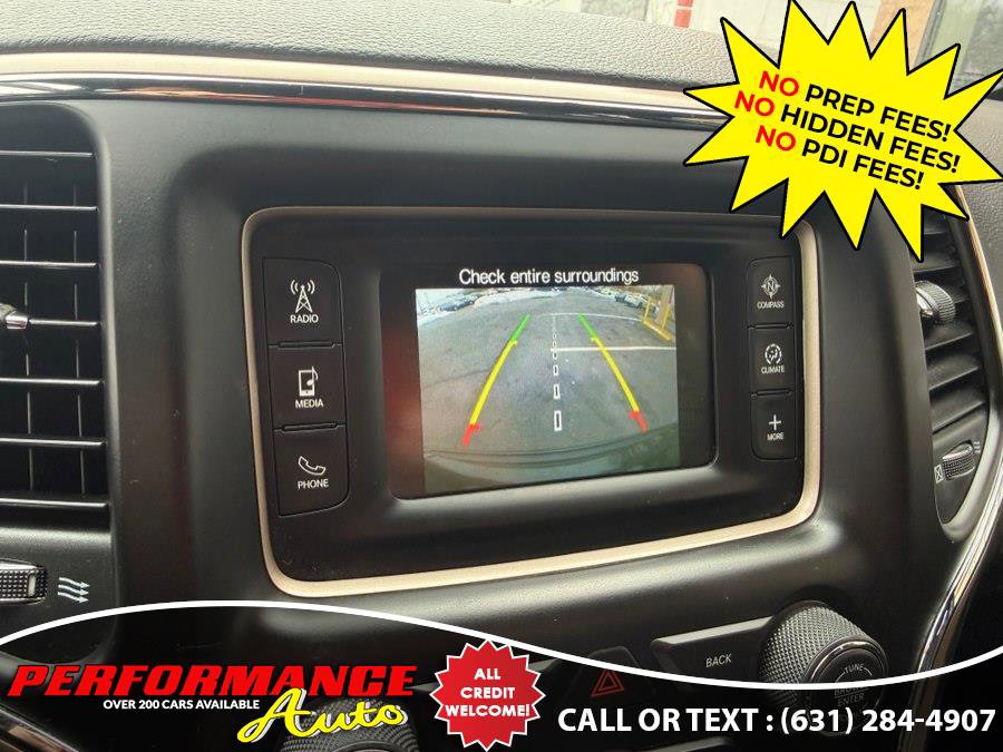 Used 2017 Jeep Grand Cherokee Laredo w/ Quick Order Package 23E AWD/4WD image 9