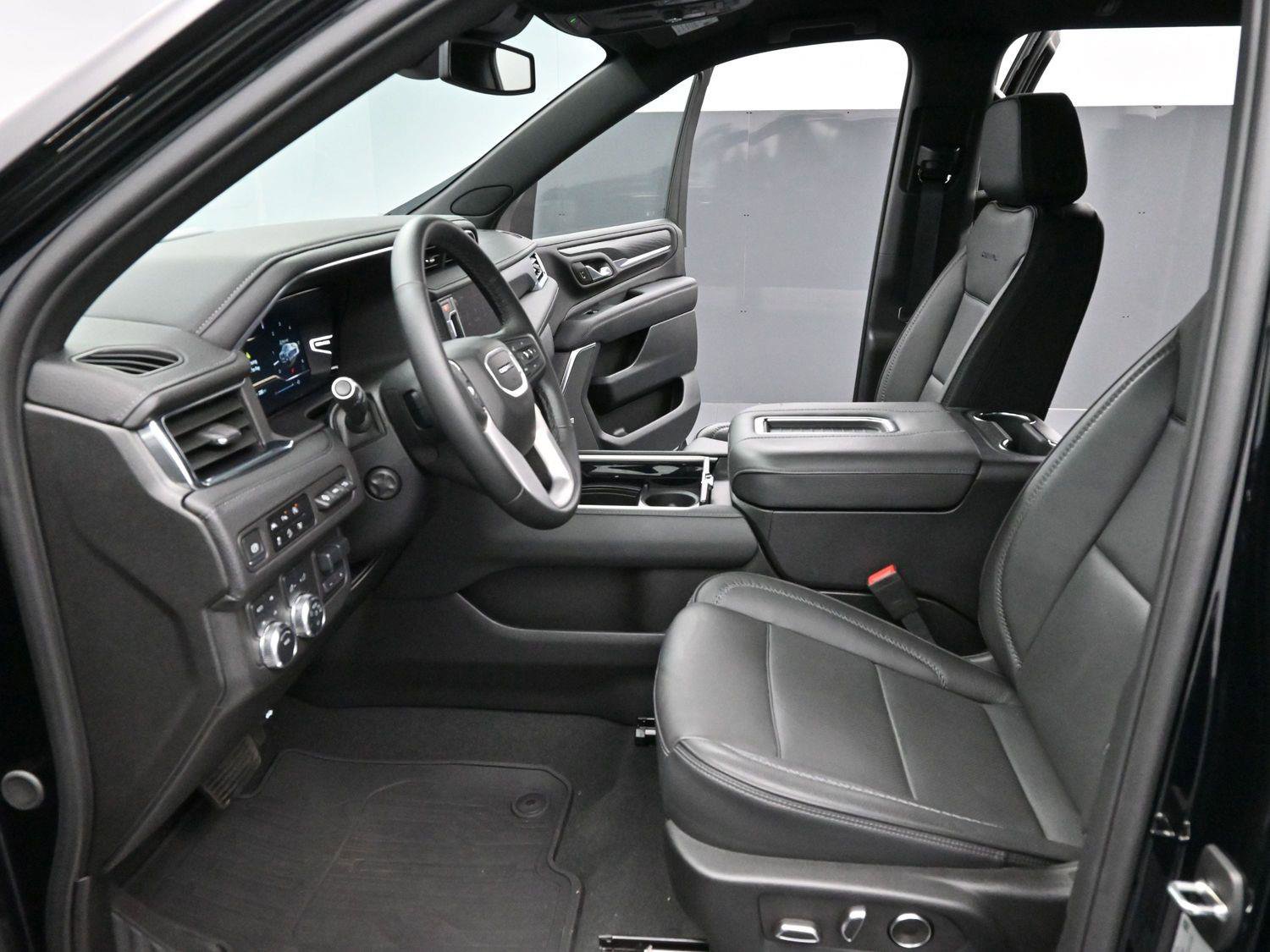 Used 2024 GMC Yukon XL Denali w/ Max Trailering Package image 12