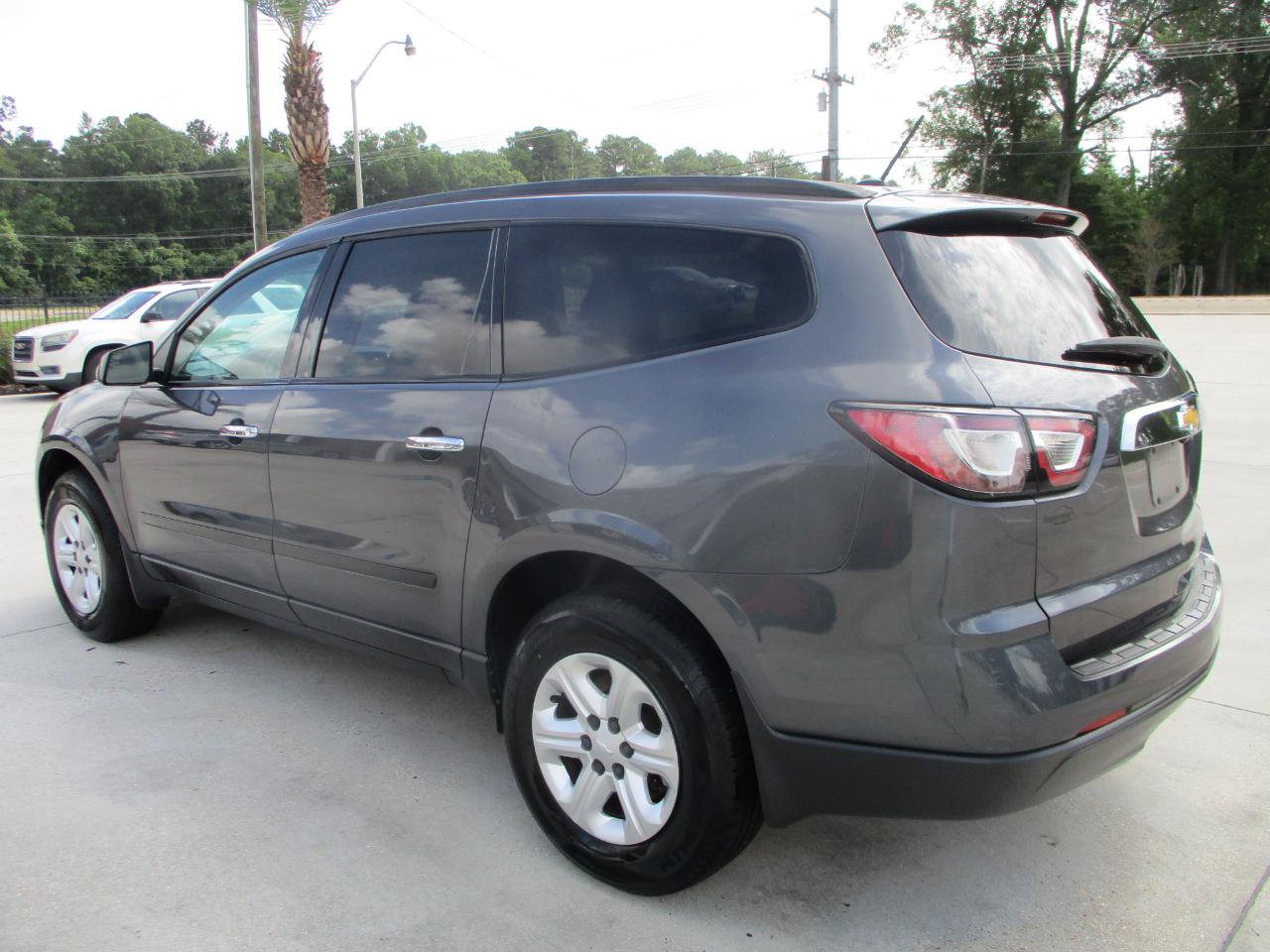 Used 2014 Chevrolet Traverse LS FWD image 25
