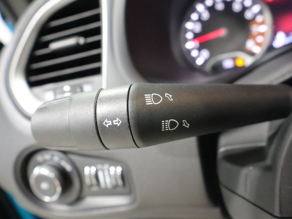 Used 2021 Jeep Renegade Latitude w/ Sun & Sound Group AWD/4WD image 38