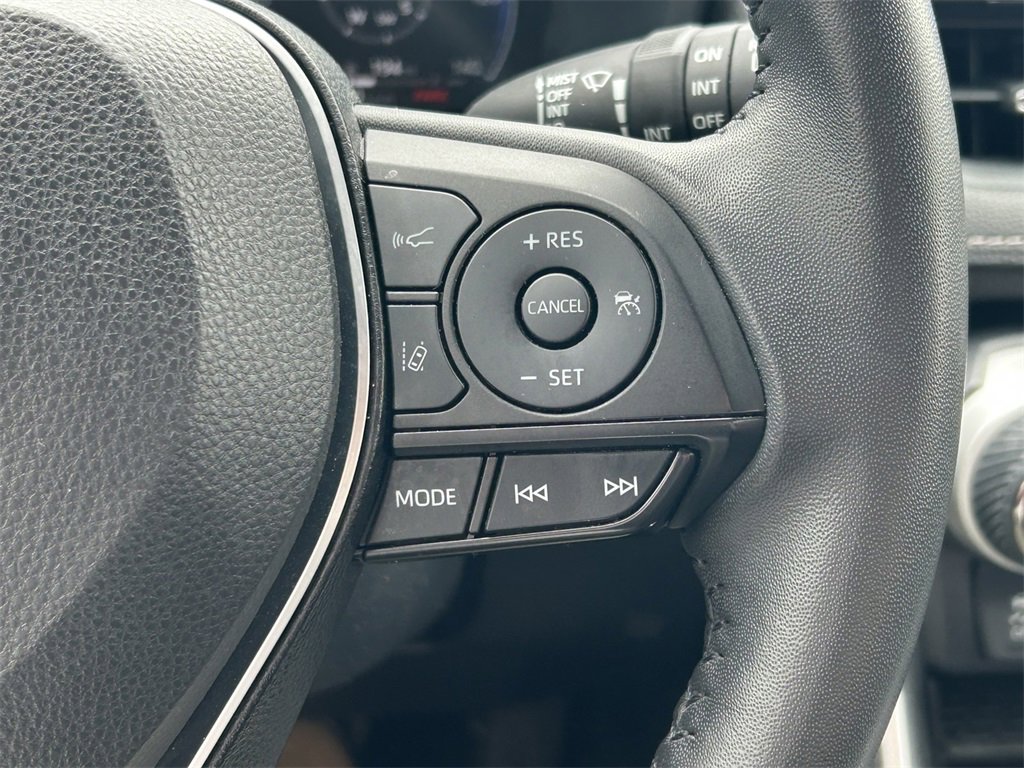 Used 2023 Toyota RAV4 Limited image 39