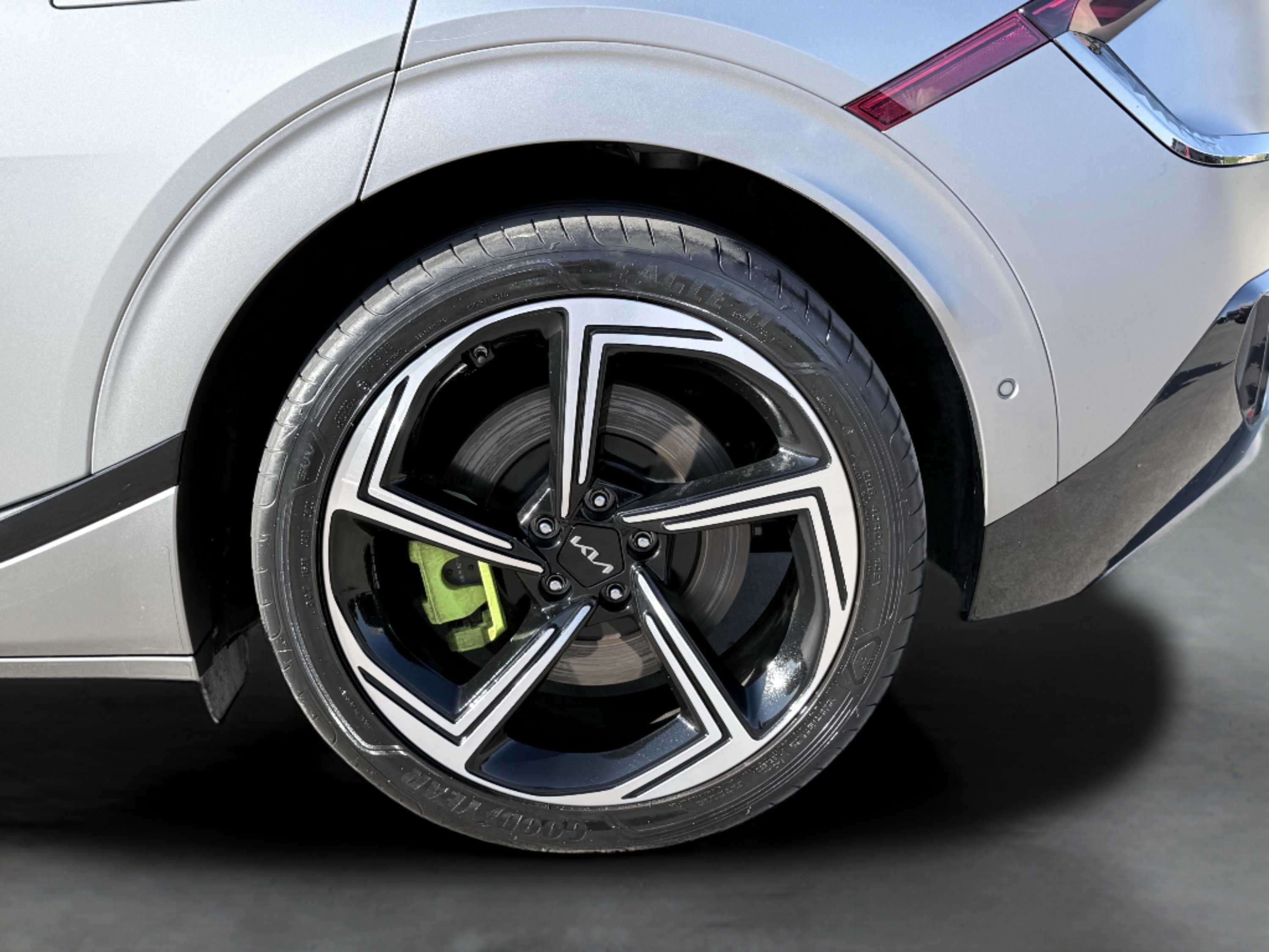 Used 2023 Kia EV6 GT image 13