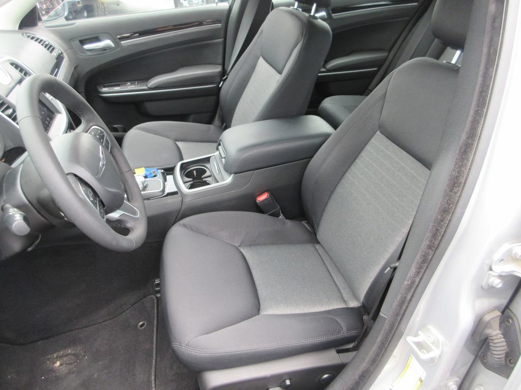 Used 2023 Chrysler 300 Touring w/ Sport Appearance Package RWD image 16