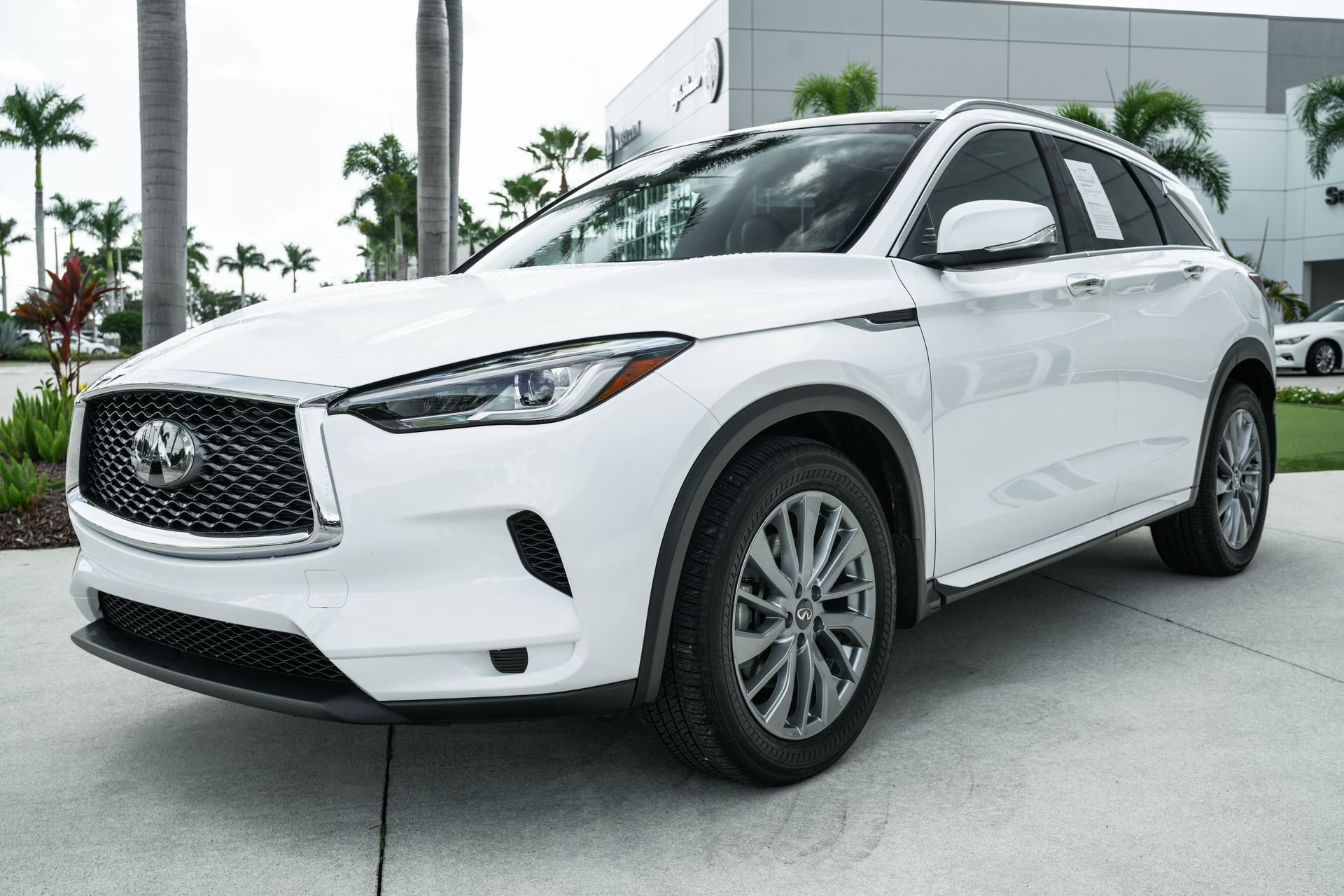 Used 2025 INFINITI QX50 Luxe image 4
