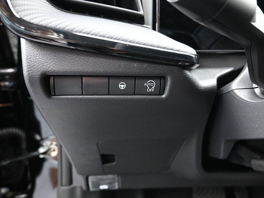 New 2026 Nissan Kicks SR FWD image 13