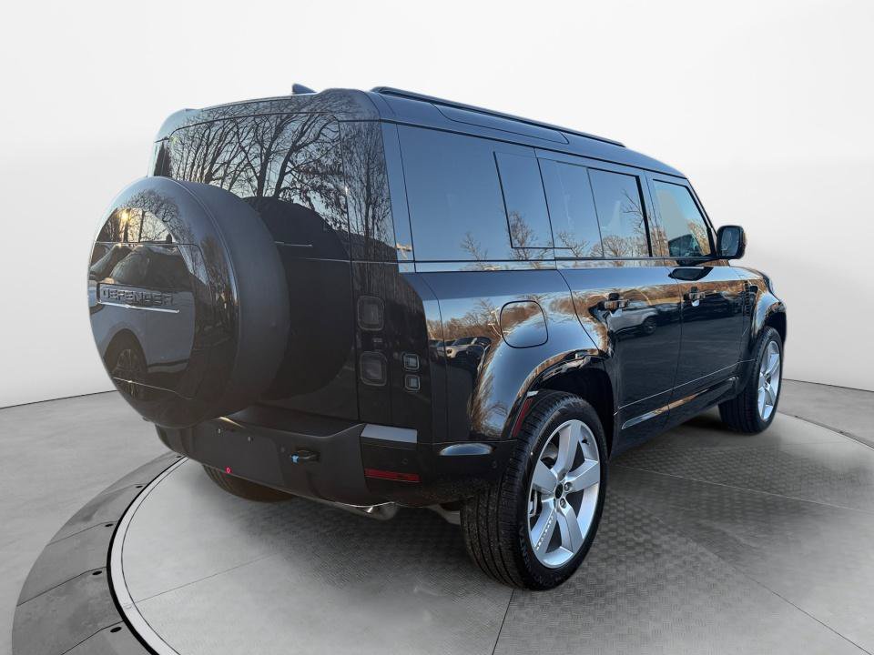 New 2026 Land Rover Defender 110 X-Dynamic SE AWD/4WD image 7