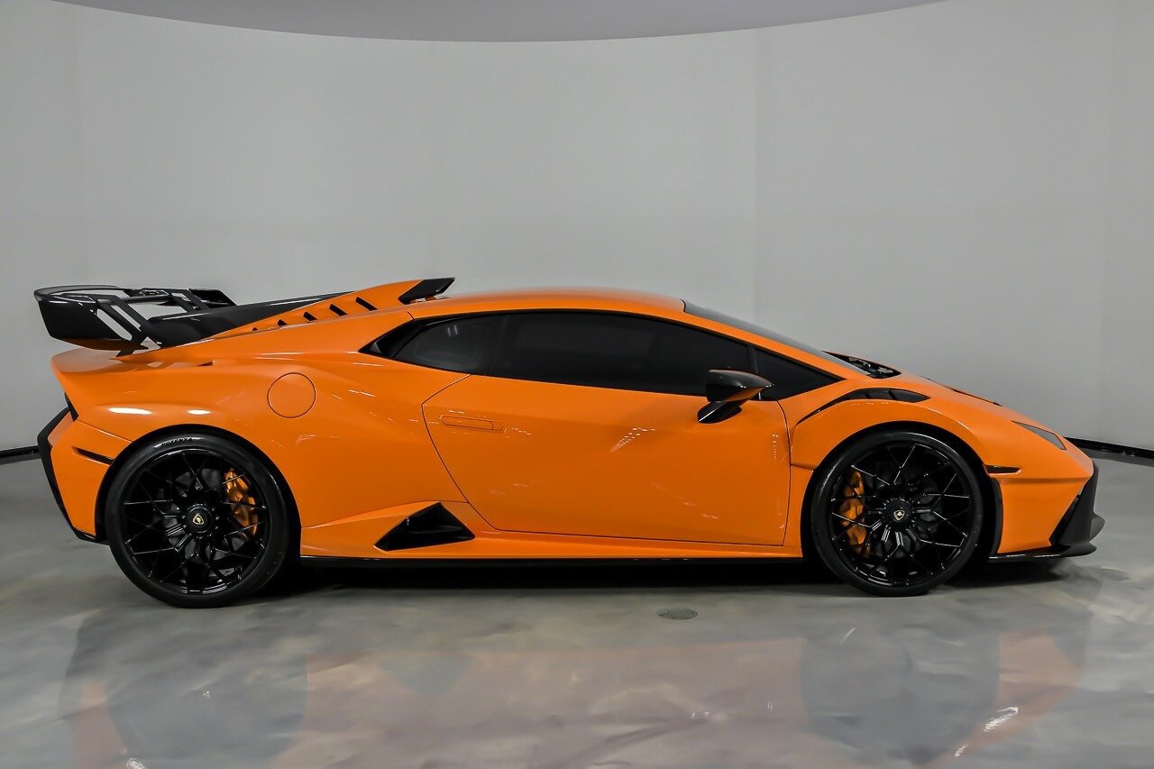 Used 2022 Lamborghini Huracan STO RWD image 16