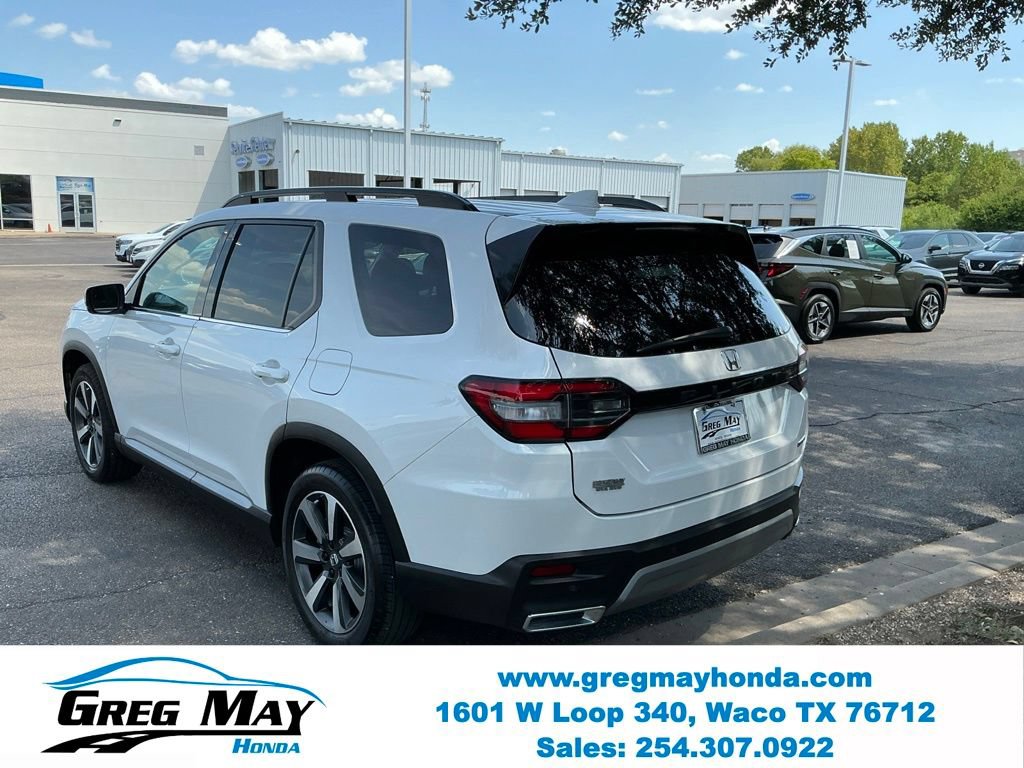Used 2025 Honda Pilot Touring image 6
