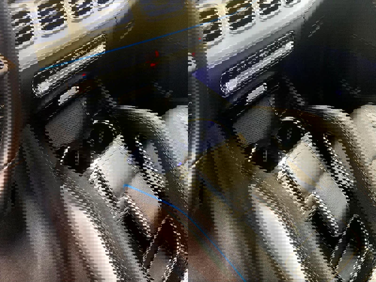 Used 2025 Mercedes-Benz GLE 350 4MATIC image 21