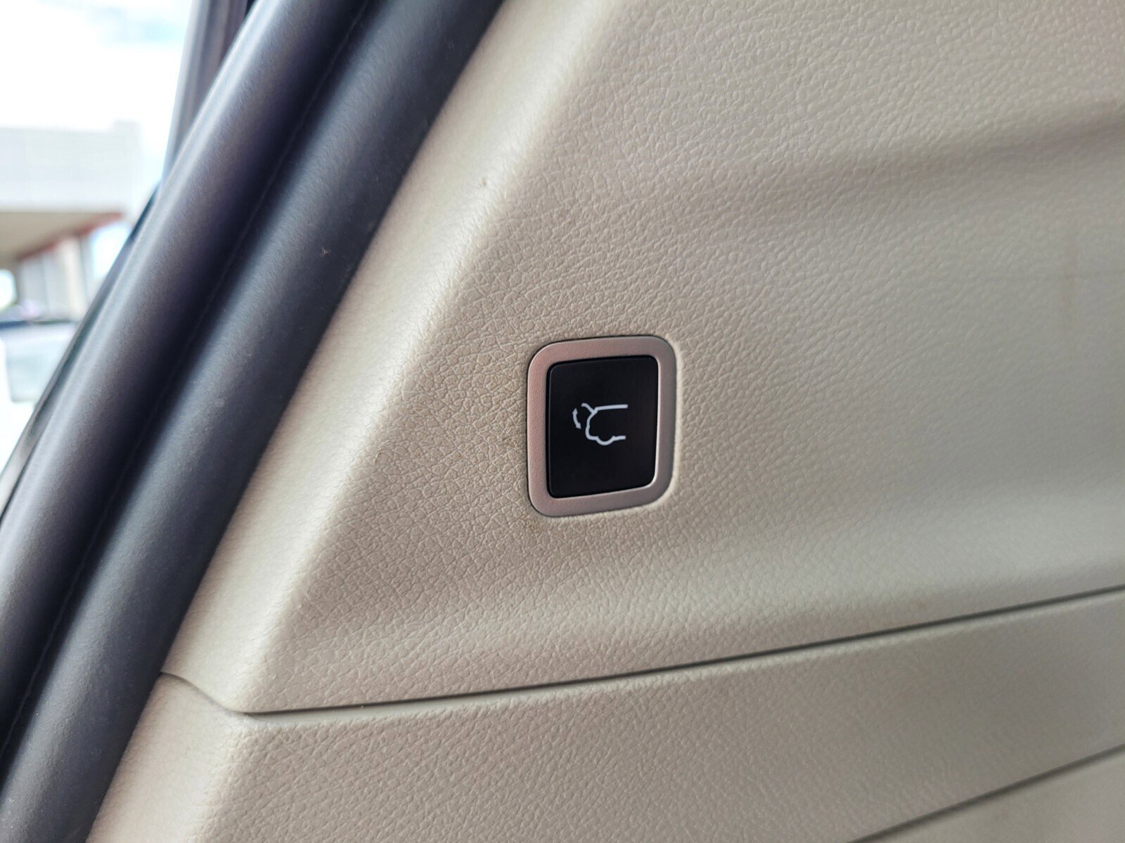 Used 2022 Chrysler Pacifica Touring-L image 10