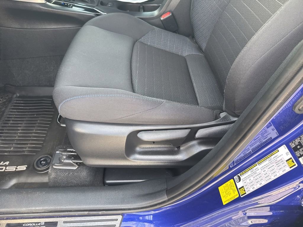 Used 2024 Toyota Corolla Cross SE w/ Moonroof Package image 19