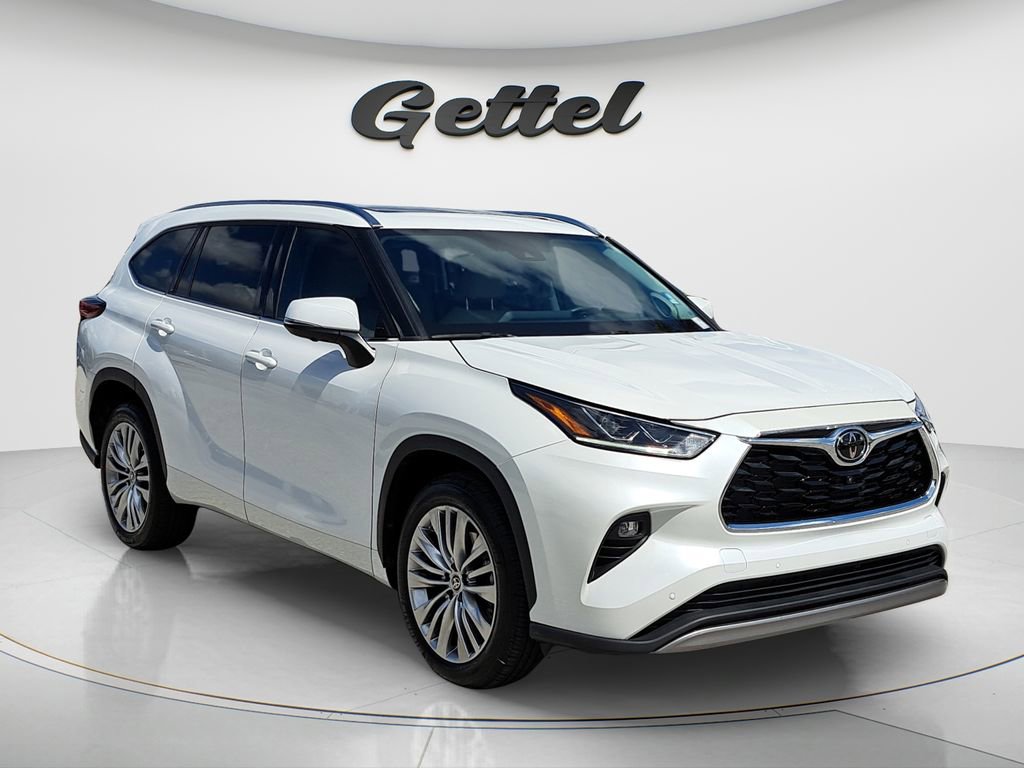 Used 2023 Toyota Highlander Platinum video 2