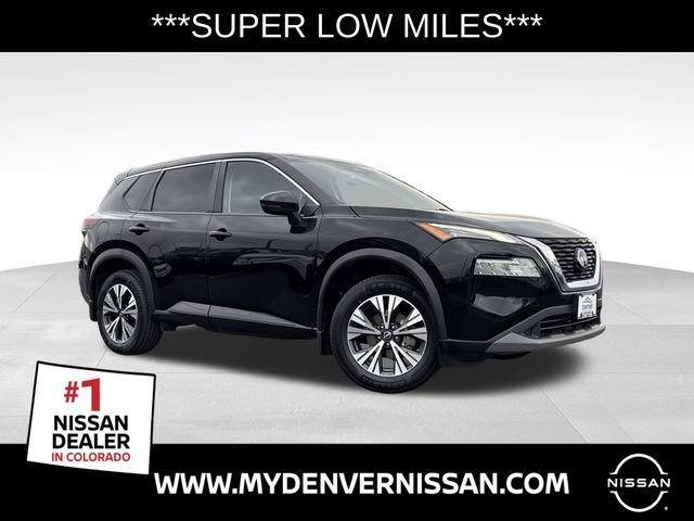 Used 2022 Nissan Rogue SV image 1