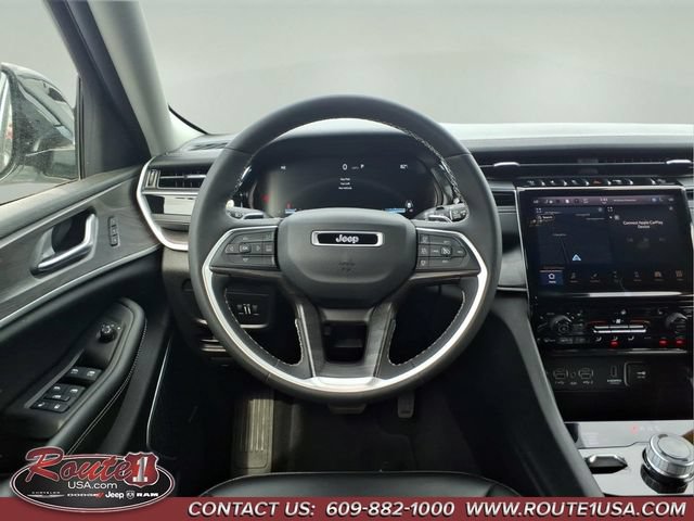 Used 2023 Jeep Grand Cherokee Limited AWD/4WD image 15