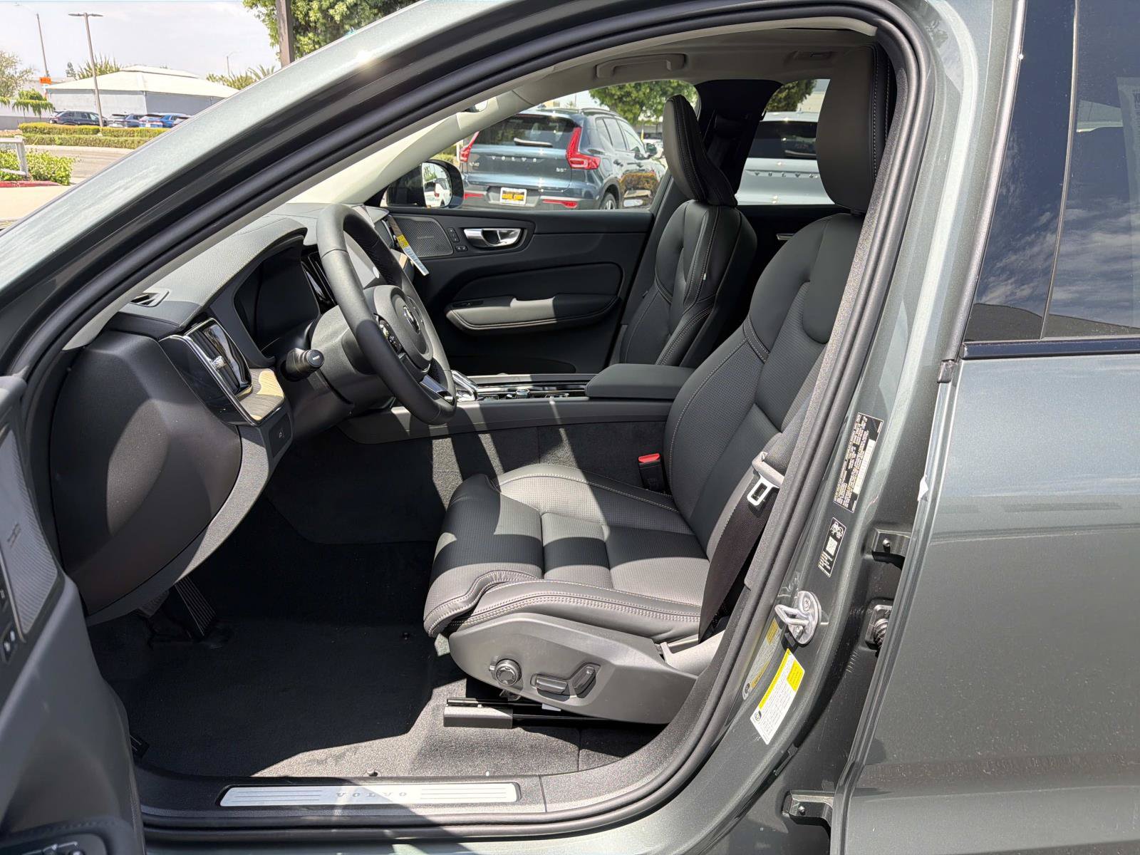 New 2027 Volvo XC60 B5 Ultra AWD/4WD image 13